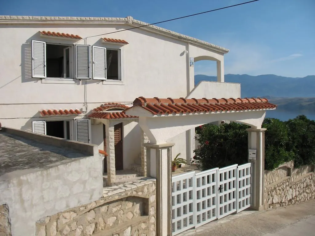Apartments Vera Pag Town