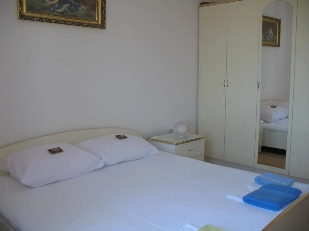 Apartments Vera Pag Town