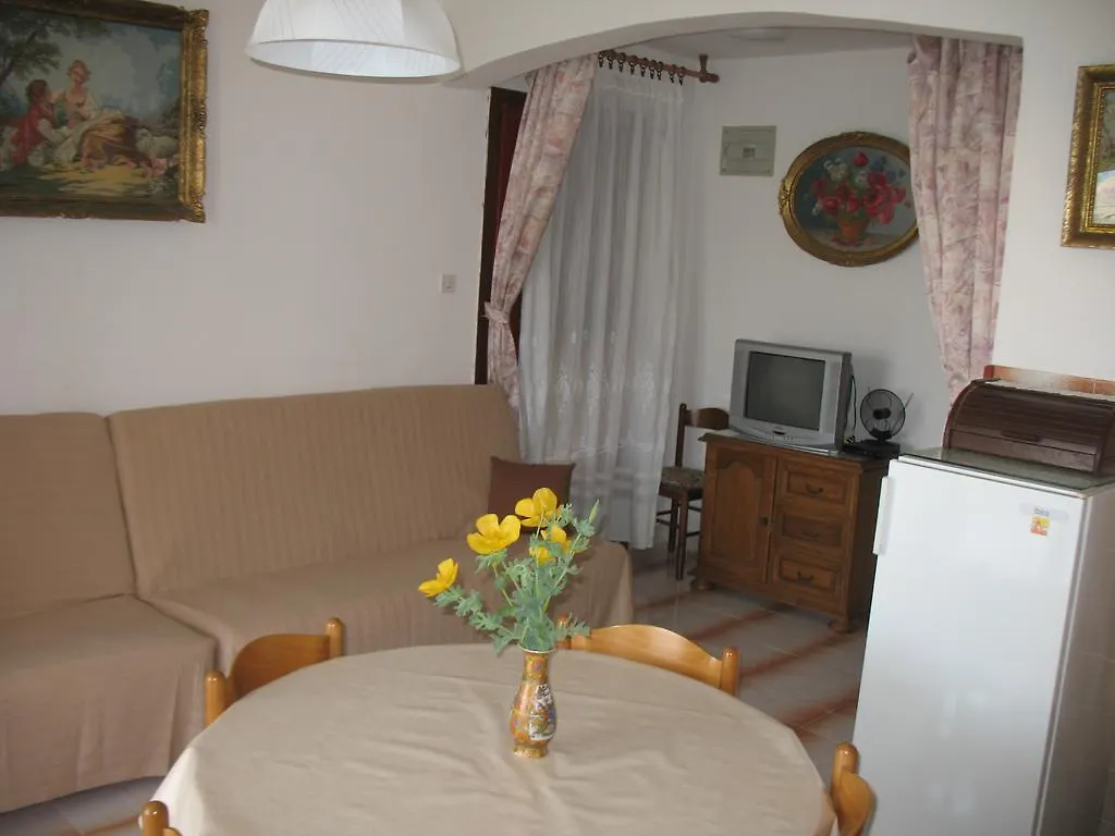 Apartments Vera Pag Town